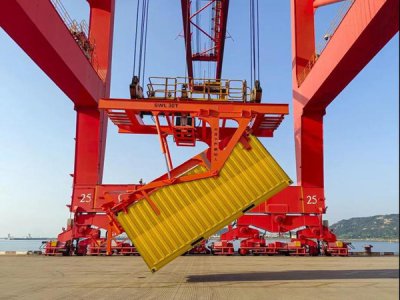 关于轮胎式集装箱龙门吊的防风制